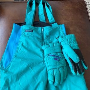 Snow gear combo : pants and gloves